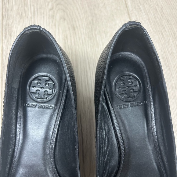 Tory Burch Black & Gold Wedged Heels - Picture 4 of 4